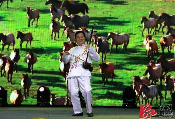 湘潭县举行“五一口号”70周年晚会 8.5万余人观看